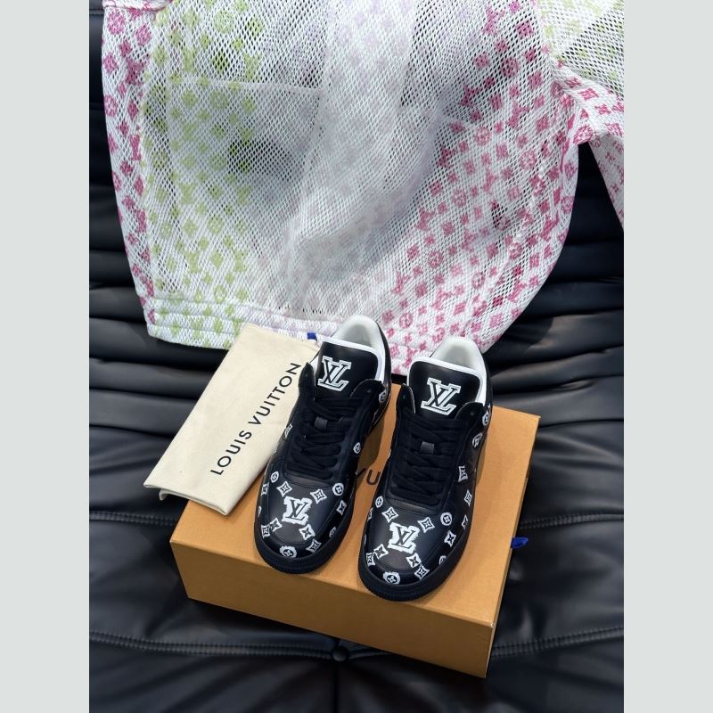 l**is V*t*n sneakers